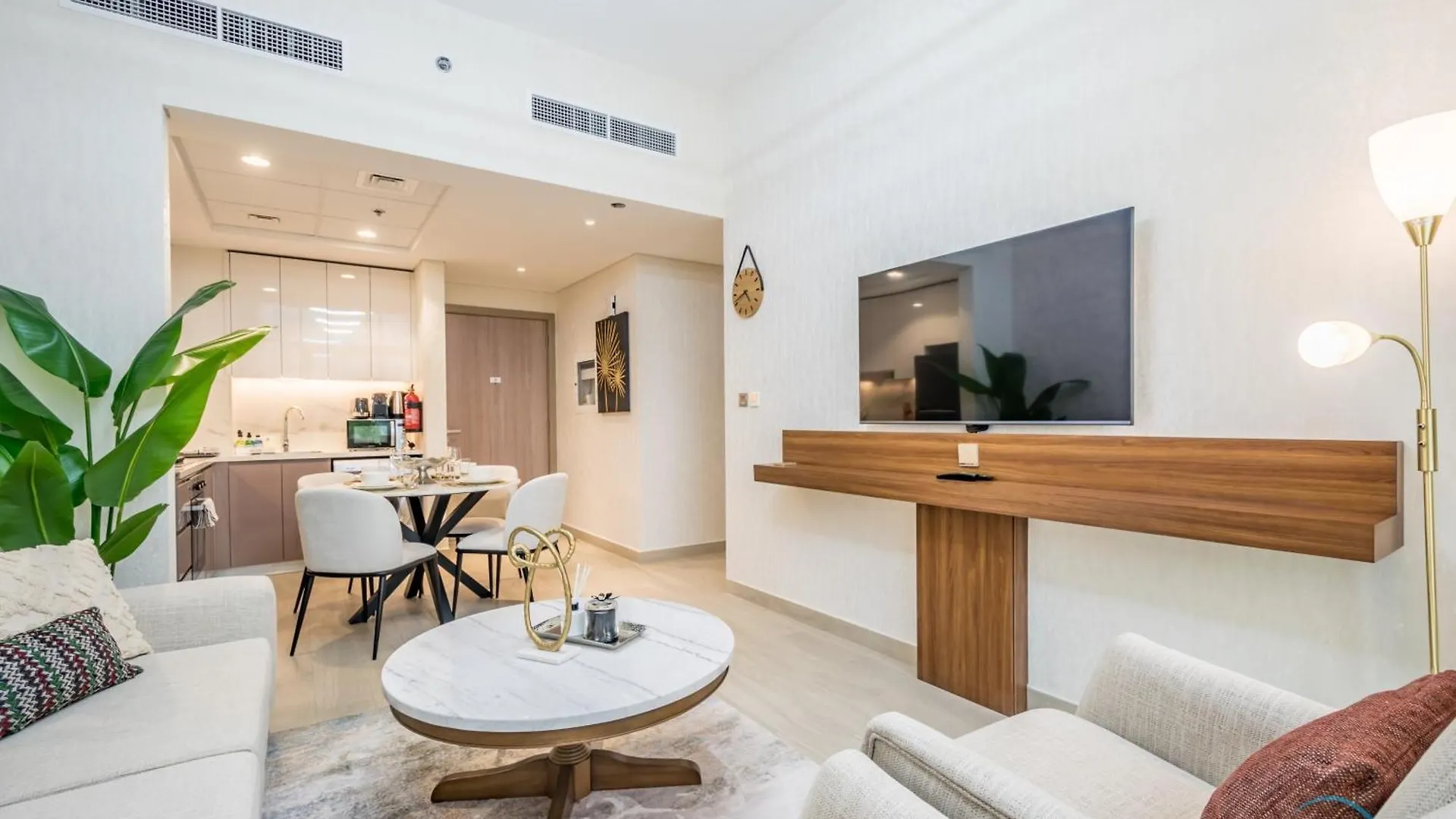 Inviting 2Br Apartment In Azizi Riviera 39, Al Merkadh By Deluxe Holiday Homes Dubai