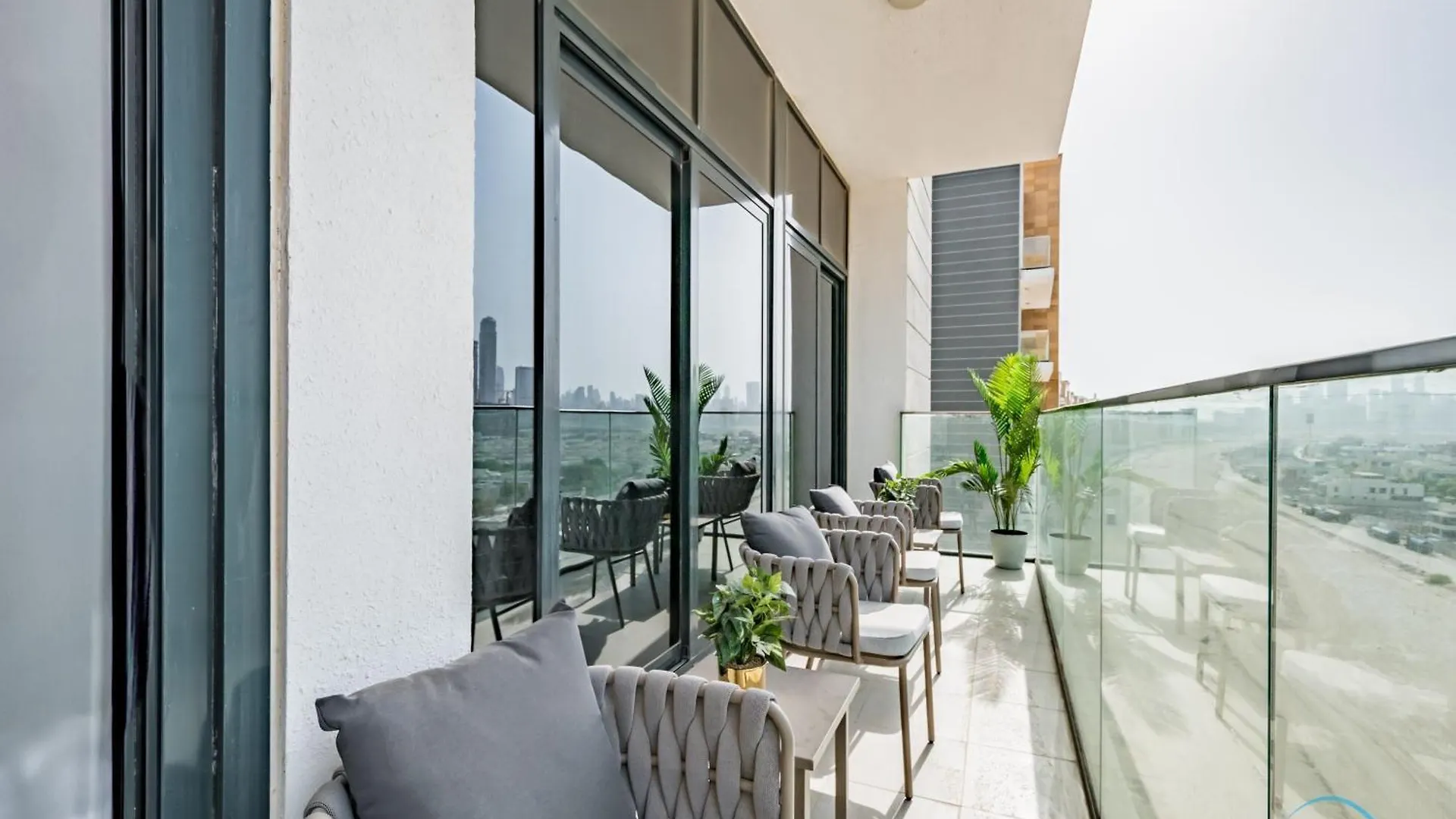 Inviting 2Br Apartment In Azizi Riviera 39, Al Merkadh By Deluxe Holiday Homes Dubai